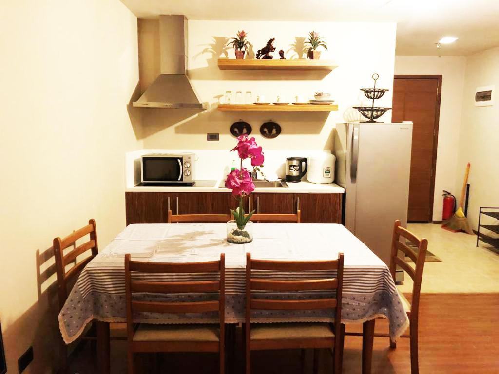 Splendido Tagagtay Taal Lake Staycation Free Parking Netflix No Free Pool 따가이따이 외부 사진