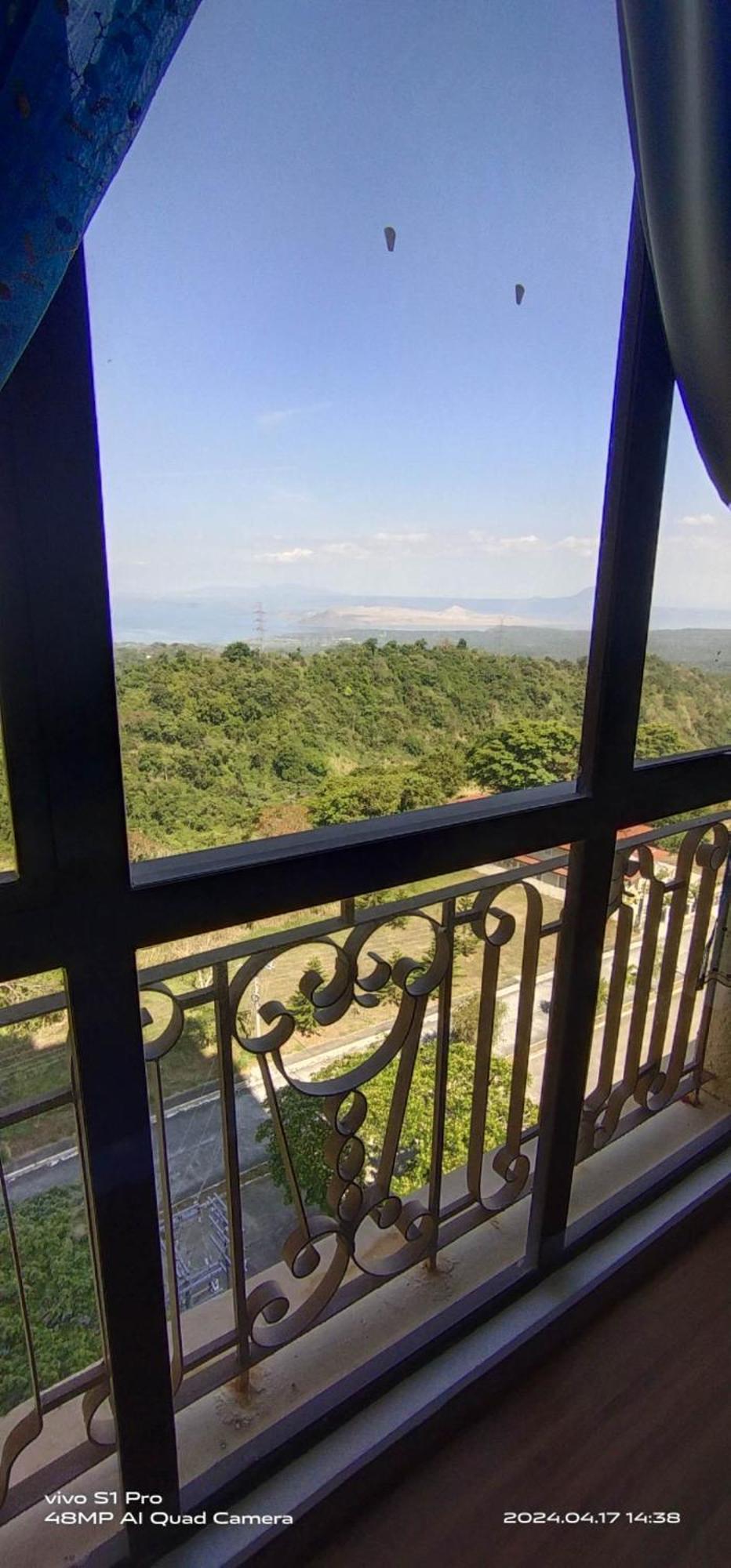 Splendido Tagagtay Taal Lake Staycation Free Parking Netflix No Free Pool 따가이따이 외부 사진