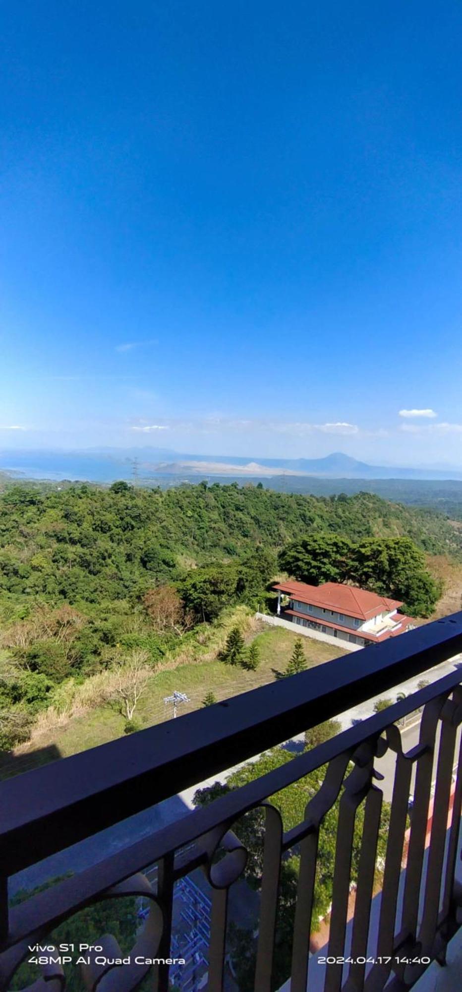 Splendido Tagagtay Taal Lake Staycation Free Parking Netflix No Free Pool 따가이따이 외부 사진
