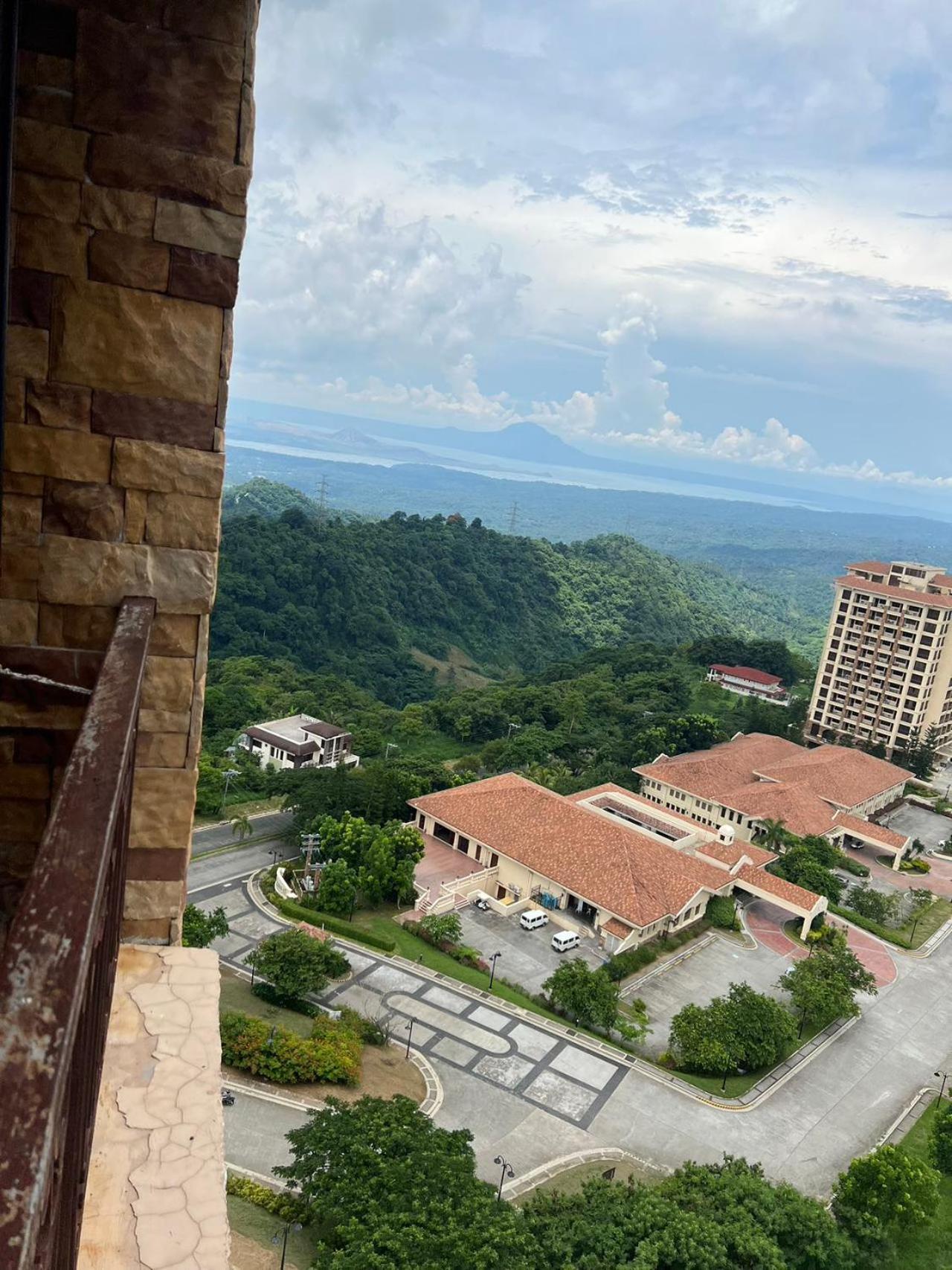 Splendido Tagagtay Taal Lake Staycation Free Parking Netflix No Free Pool 따가이따이 외부 사진