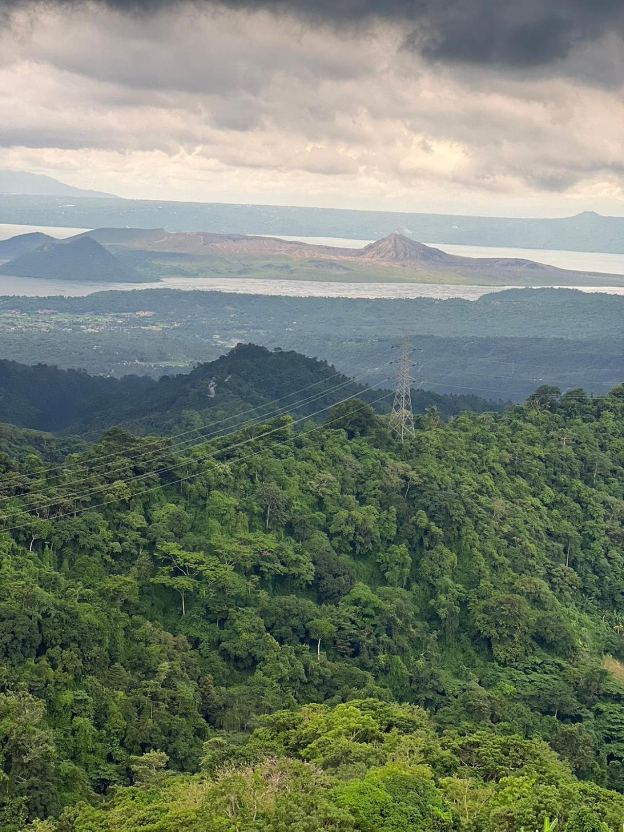Splendido Tagagtay Taal Lake Staycation Free Parking Netflix No Free Pool 따가이따이 외부 사진