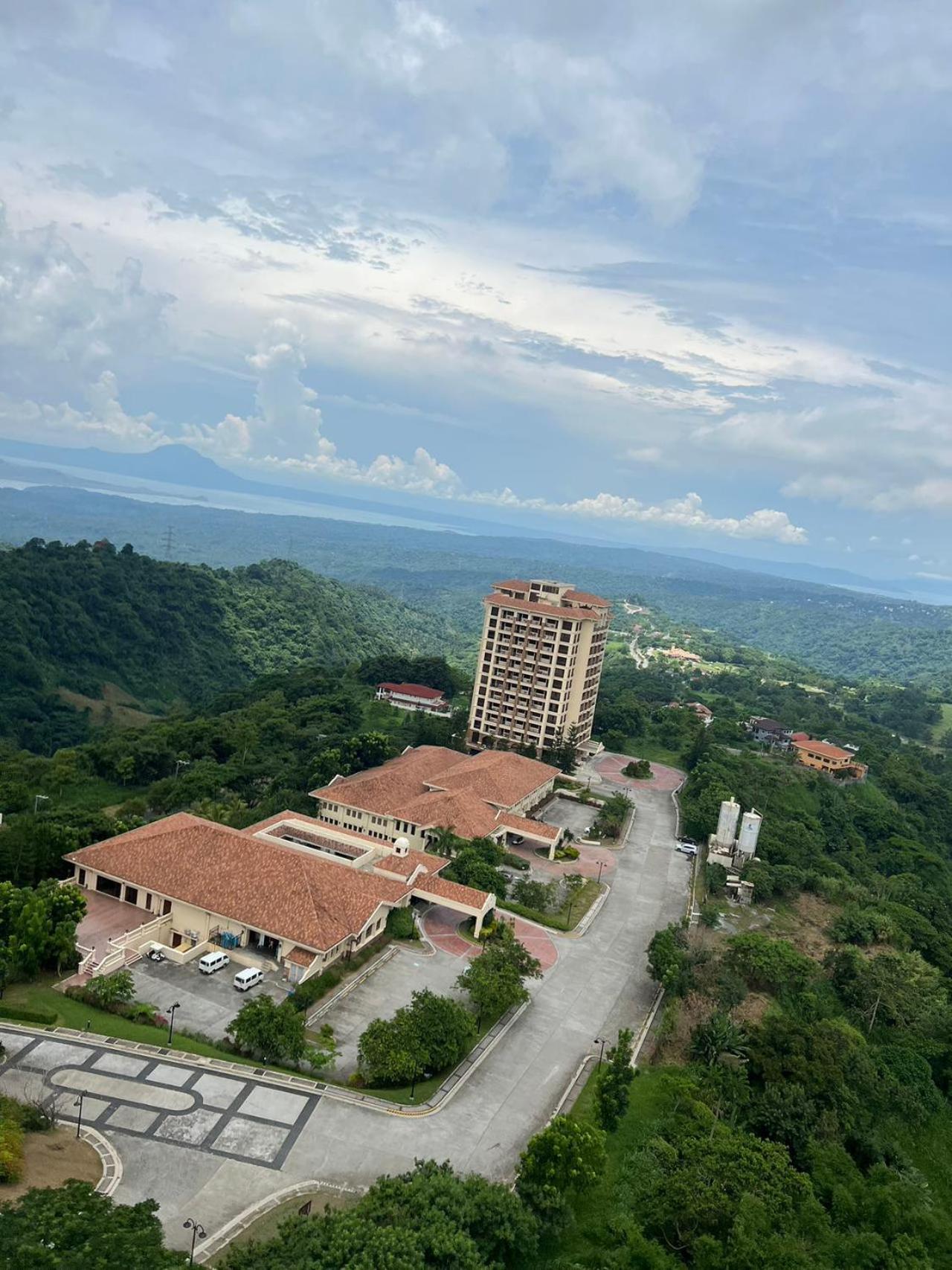 Splendido Tagagtay Taal Lake Staycation Free Parking Netflix No Free Pool 따가이따이 외부 사진