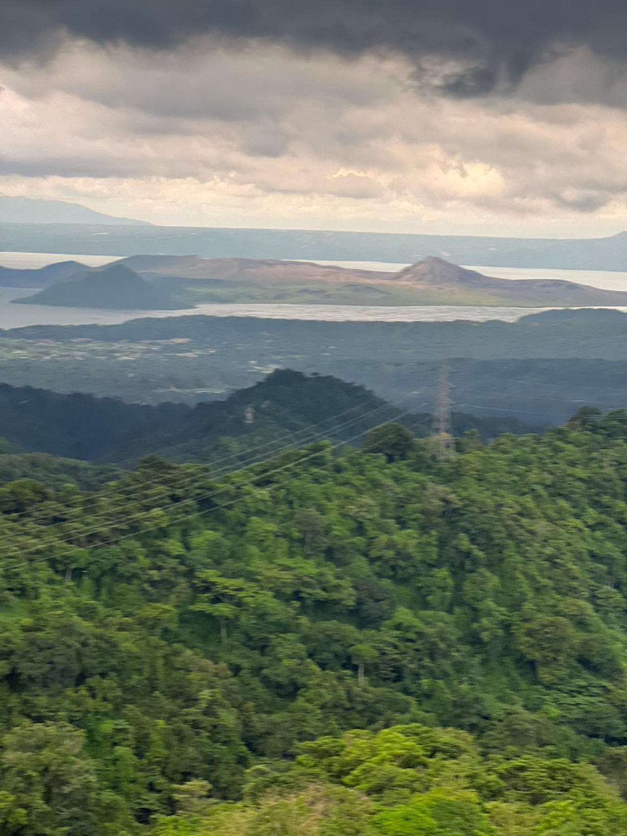 Splendido Tagagtay Taal Lake Staycation Free Parking Netflix No Free Pool 따가이따이 외부 사진